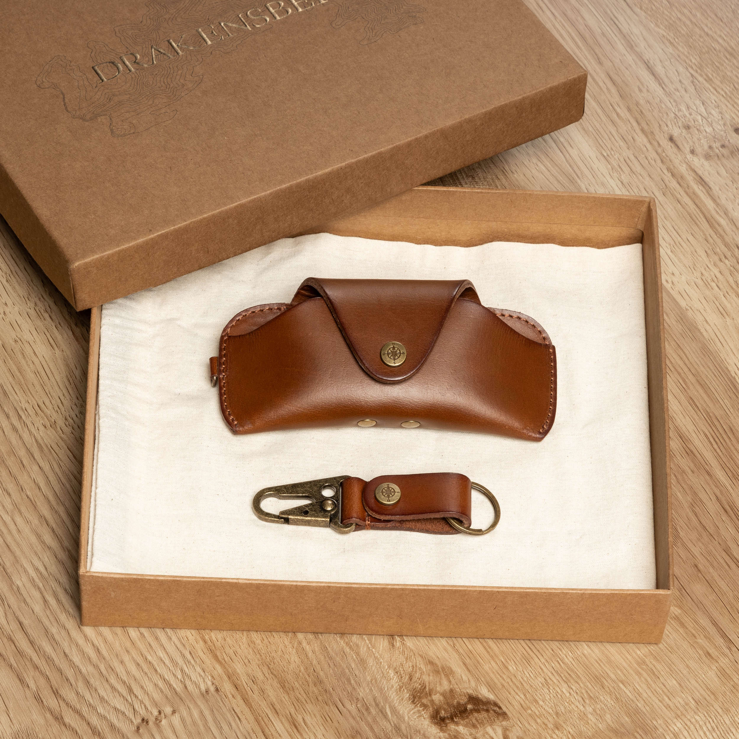 Gift set - glasses case &amp; keychain