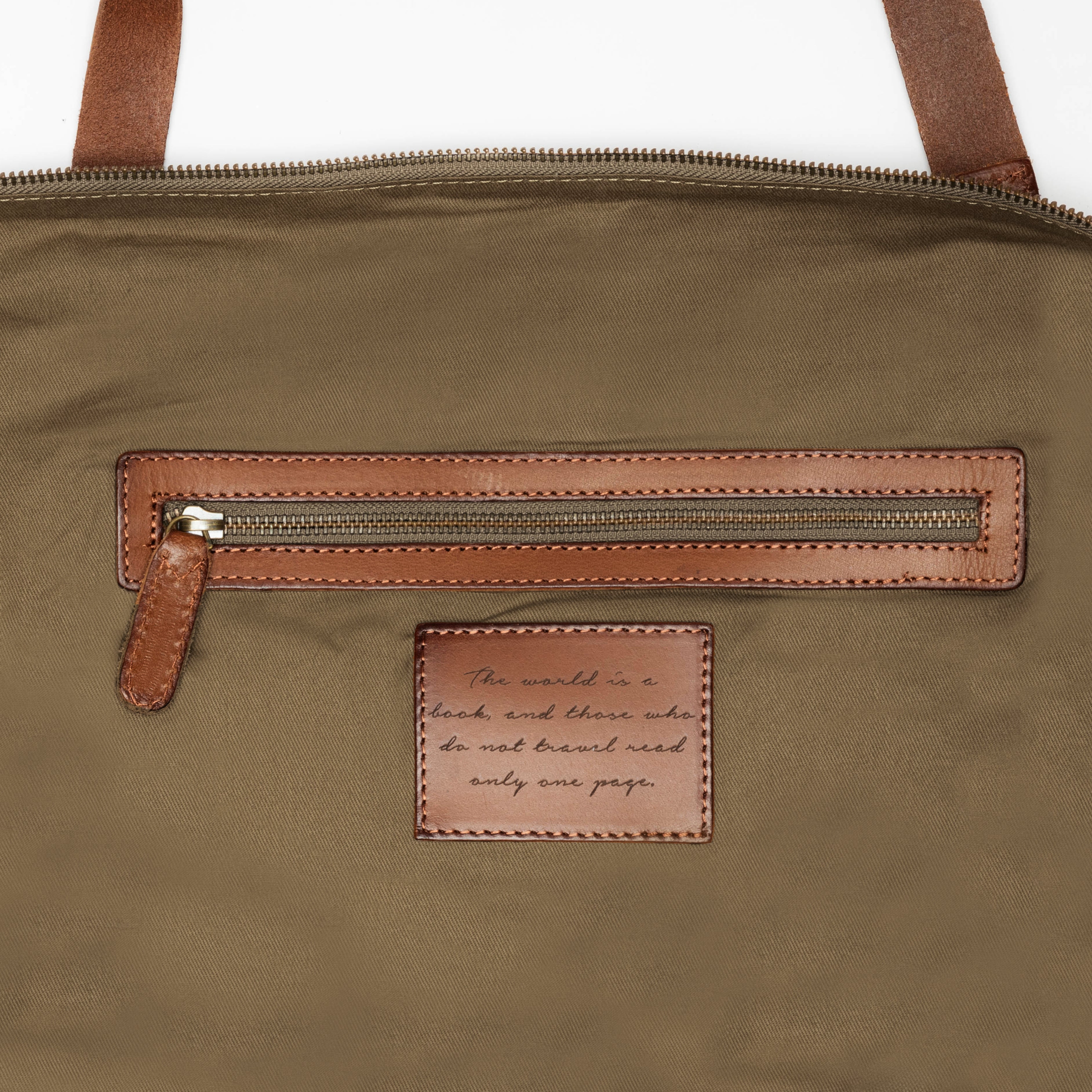 DR00124 - Große XL Reisetasche »Steve« Baumwolle, Leder, Safari-Style | Oliv-Grün, RV-Fach innen mit Reisezitat